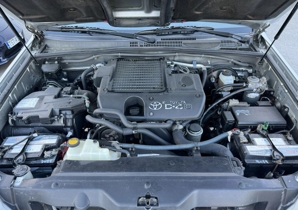 Toyota Land Cruiser cena 76500 przebieg: 332121, rok produkcji 2004 z Starachowice małe 631